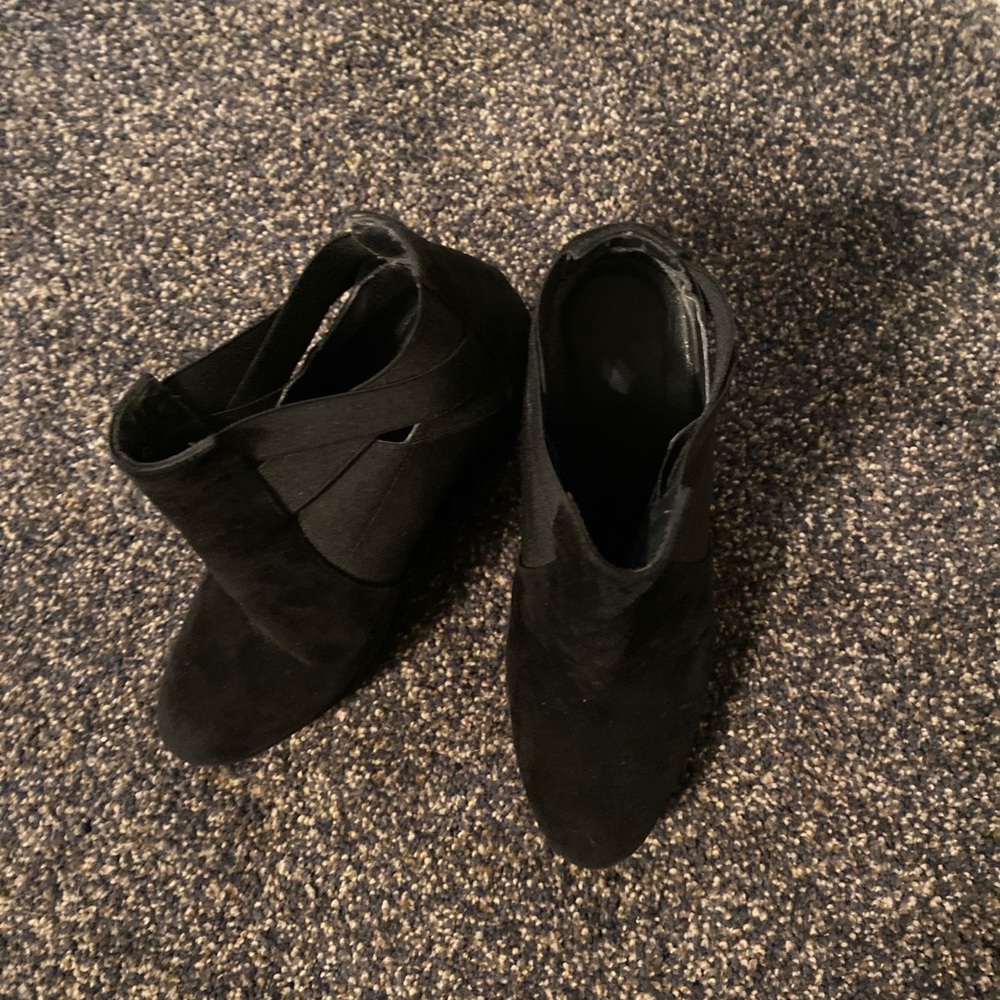 Stuart Weitzman Booties - image 5